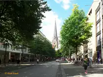 Hamburg am 6.8.2016: M�nckbergstra�e mit Petri-Kirche /