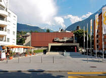 Brig, die Simplonhalle, Aushngeschild des Briger Tagungs- und Kongressangebotes - 02.07.2015