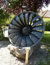 Kenzingen, in der Herrschaftsm�hle an der Elz wurde mit diesem Laufrad einer Francis-Turbine von 1923-2012 Strom erzeut, Aug.2014