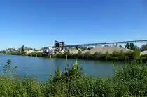Meisenheim in der Ortenau, Industrieanlagen zur Kiesgewinnung am Rhein, Sept.2016