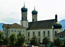 Lachen, katholische Pfarrkirche Heiligkreuz, im gotischen Stil erbaut - 20.08.2010