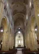 Semur-en-Brionnais, Innenraum der Stiftskirche Saint-Hilaire (22.09.2016)