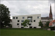 . Sichtbeton -

Mir gefllt dieser Betonkubus durchaus. KinderUniversum in Karlsruhe.

26.06.2016 (M)