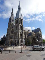 Chalons-en-Champagne, Kirche Notre-Dame-en-Vaux, erbaut ab 1157, Kirchtrme erbaut im 13. Jahrhundert (09.07.2016)
