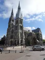 Chalons-en-Champagne, Kirche Notre-Dame-en-Vaux, erbaut ab 1157, Kirchtrme erbaut im 13. Jahrhundert (09.07.2016)
