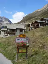 Huser am Ortsbeginn von Val-d’Isre (24.09.2016)