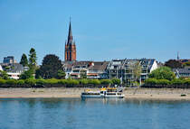 Rheinufer Bonn-Beuel mit St. Josef-Kirche und der Personenfhre am Anleger in Beuel - 07.09.2016