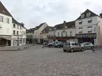 H�user in der Grande Rue von Houdan (11.07.2016)