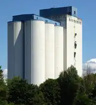 H�ningen (Huningue), Siloanlagen am Rheinhafen, Juli 2016