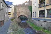 Mauertor �ber die Erft,  An der Schlo�pforte  in Bad M�nstereifel - 20.12.2016