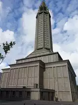 Le Havre, Saint-Joseph Kirche, quadratischer Bau aus Eisenbeton, hoher achteckiger
Glockenturm (14.07.2016)