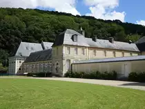 Abtei Notre-Dame-du-Pr� de Valmont, 1169 gegr�ndet von Nicolas d’Estouteville, die 
Konventsgeb�ude wurden von 1676 bis 1682 errichtet (14.07.2016)