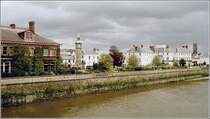 Barnstaple. Blick von der Long Bridge zum Zentrum.
Scan eines Fotos vom Sommer 2002.