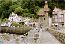 Lynmouth. Dieser Fischerort liegt an der Nordkste Devons.
Scan eines Fotos vom Sommer 2002.