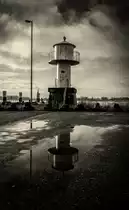 Ein St�ck Gl�ckst�dter Geschichte fotografiert nach einem kurzen Schauer. 

Aufnahmezeit: 2016:12:18 15:18:36