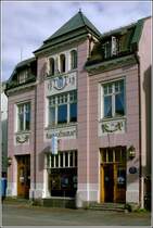 Troms. Das Jugendstilgebude Storgata 93B beherbergte den Kinematograf.
Scan eines Fotos vom August 2003.