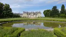 Chateau Thoiry mit franz. G�rten, erbaut im 16. Jahrhundert (15.07.2016)