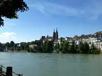 Basel, Blick vom Rheinufer in Kleinbasel zum M�nster, Juli 2016