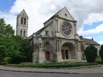 Luzarches, Kirche Saint-C�me-Saint-Damien, erbaut im 11. Jahrhundert (16.07.2016)