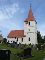 Bettenfeld, Ev. St. Wendelin Kirche, gotische Chorturmkirche mit Spitzhelm und angef�gtem Langhaus, erbaut im 13. Jahrhundert (29.05.2016)