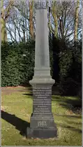 Bremerhaven. Dieser Gedenkobelisk auf dem Wulsdorfer Friedhof ist ein Zeugnis deutscher Kolonialgeschichte. Er erinnert an die deutschen Soldaten, die bei der Niederschlagung des Boxeraufstandes in China ihr Leben verloren haben. Am 27. Juni 1900 hatte Kaiser Wilhelm II. von Bremerhaven aus Teile des ostasiatischen Expeditionskorps auf den Weg nach China geschickt, am 9. August 1901 kehrte es zur�ck.
21.02.2017