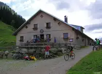 Alpe Scheidwang (�ber eine Mautstra�e auch per Auto erreichbar) am Ende des Gunzesrieder Tals (Landkreis Oberallg�u - Sommer 2004)