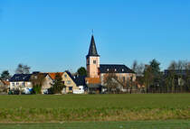 Morenhoven (SU-Kreis) mit Kirche von Westen - 31.12.2016
