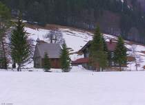 Rohrmoos im Schnee mit der �ltesten Holzkapelle S�ddeutschlands (Sankt Anna) und dem  F�rsterhaus (Oberallg�u - Ostern 2005)
