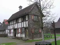 Ein Haus im Schw�bischen Bauernhofmuseum Illerbeuren ist das Woringer H�usle (Gemeinde Kronberg, Landkreis Unterallg�u - Ostern 2005)