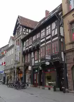 G�ttingen, Fachwerkhaus Barf��erstr. 12, erbaut 1538 durch den Ratsherrn Abel 
Bornemann, �ltestes erhaltenes Beispiel eines G�ttinger B�rgerhauses mit Schiffskehlen Ornamentik (08.03.2017)