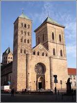 Der Osnabr�cker Dom bildet die Keimzelle der Stadt, die vor mehr als 1200 Jahren von Kaiser Karl dem Gro�en gegr�ndet wurde.