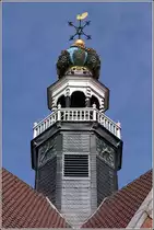 Emden. Dachreiter der Neuen Kirche. Die Neue Kirche wurde in den Jahren 1643 bis 1648 errichtet. Der sechseckige Dachreiter wird durch eine Nachbildung der Habsburger Kaiserkrone Rudolph II. bekr�nt.
10.03.2017