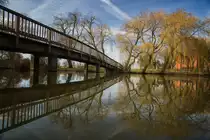 Hier am kleinen Teich sitzen viele Angler bei gutem Wetter, die Br�cke vereinfacht f�r viele Radfahrer und Fussg�nger das schnelle vorankommen. 

Aufnahme: 16.03.2017