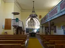 Leiselheim, Innenraum mit Kanzel und Orgel der Ev. Kirche (14.08.2016)