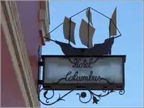 Bremerhaven. Das Hotel Columbus macht mit einer stilisierten Karavelle auf seinem Ausstecker auf sich aufmerksam.
09.04.2017