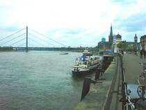 D�sseldorf am Rhein, Rheinpromenade - Fr�hjahr 2003
