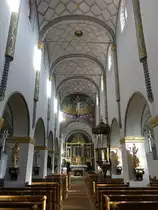 Aiterhofen, Innenraum der St. Margaretha Kirche, barocke Alt�re aus dem 18. Jahrhundert, Altargem�lde von Christian Wink (13.11.2016)