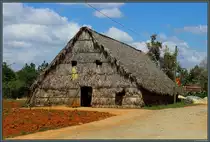 Das Vi�ales-Tal in Kuba ist ein bedeutendes Anbaugebiet f�r Tabak. Deren Bl�tter werden nach der Ernte in Tabakschuppen getrocknet. (Vi�ales, 20.03.2017)