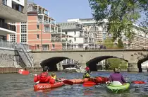 Die Karlsbr�cke an der Wei�en Elster in Leipzig. Im Hintergrund ist das Seniorenheim Leipzig-Planwitz zu sehen. Aufnahme: 30. April 2017.