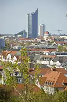 Blick auf Leipzig vom Fockeberg. Das City-Hochhaus im Hintergrund ist mit 34 Etagen das zweith�chste Hochhaus der neuen Bundesl�nder. Aufnahme: 30. April 2017.