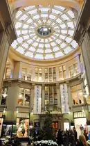 Dachfenster �ber M�dlerpassage in Leipzig. Die Passage ist ein bedachter Einzelhandels-, Restaurations- und Dienstleistungskomplex in der Innenstadt von Leipzig. Aufnahme: 29. April 2017.