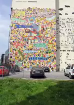 Ausschnitt der Wandgem�lde an der Br�hl-Arkade in Leipzig. Pers�nliche Erfahrungen in der DDR haben den Leipziger Pop-Art-K�nstler Michael Fischer-Art zum �Wendebild� inspiriert. Aufnahme: 1. Mai 2017.