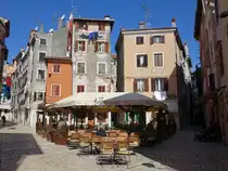 Rovinj, H�user in der Via Garzotto in der Altstadt (29.04.2017)