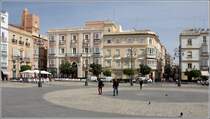 Cdiz. Die Sdostseite der sehenswerten Plaza de San Antonio. 19.04.2017