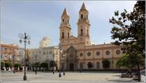 Cdiz. Die Sdwestseite der Plaza de San Antonio mit der gleichnamigen Kirche. 19.04.2017