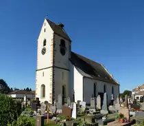 Andolsheim, Blick �ber den Friedhof zur Kirche St.Georg, Juli 2016