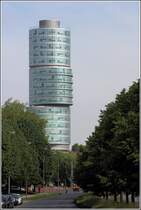 Bochum. Das Exzenterhaus auf der Universittsstrae wurde 2013 fertiggestellt. Die 15 Etagen des Brogebudes wurden auf einen 22 m hohen Luftschutzbunker aus dem Jahr 1942 aufgesetzt. Die Gesamthhe des Bauwerkes betrgt 89 m. 23.05.2017