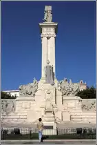 C�diz. Auf der Plaza Espa�a erinnert dieses Monument an die Cortes und die Verfassung von 1812. 19.04.2017
