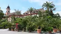 Schloss Mainau mit Kapelle. Die Insel hat eine L�nge 1,1 km und eine Breite von 610 m, Fl�che 44,7584 ha. Sie ist die drittgr��te Insel im Bodensee. Am 01.06.2017