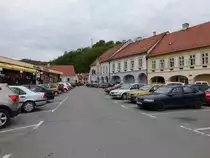 Pozega, historische Geb�ude am Svetog Trojstva Platz (02.05.2017)